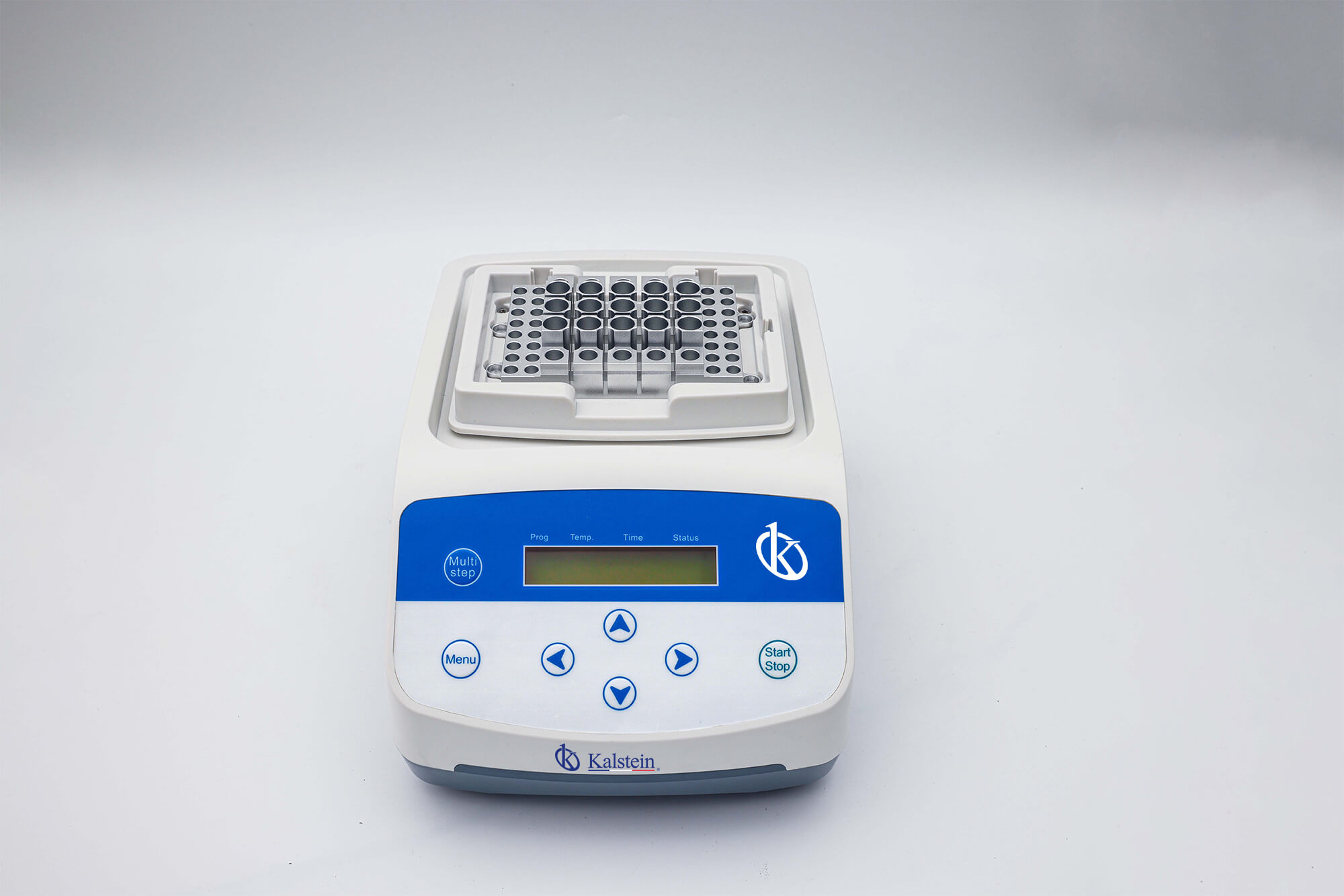 What are the environmental conditions and installation requirements for the YR05895 Dry Bath Incubator?